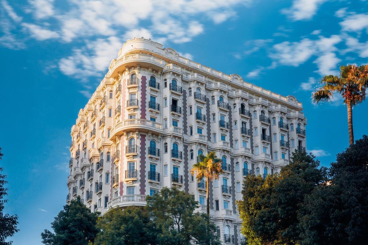 Tapis Rouge Design Boutique Hotel 바투미 외부 사진 The Beverly Hills Hotel