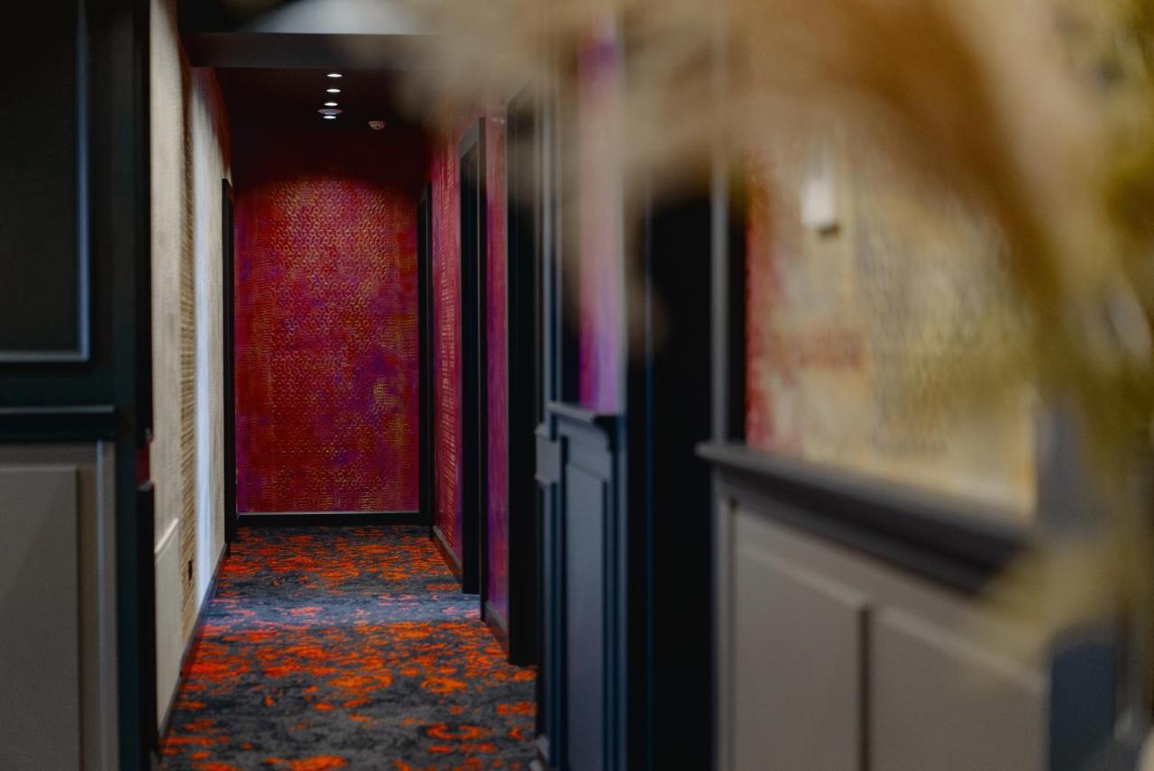 Tapis Rouge Design Boutique Hotel 바투미 외부 사진 A corridor